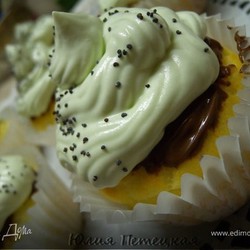 Творожные капкейки с нутеллой и сливочным кремом