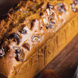 Рецепт изумительного сливочно-медового кекса с финиками и орехами