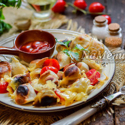 Жареные пельмени с сыром на сковороде