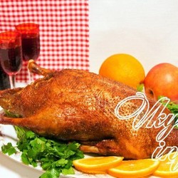 Фаршированная утка рисом и яблоками