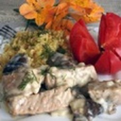 Тушеная свинина с маринованными грибами