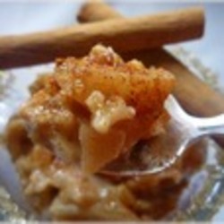 Овсянка с пряными яблоками и миндальным молоком