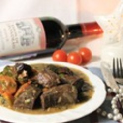 Телятина, томленная в красном вине