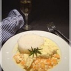 Семга в сливках с шафраном и розмарином