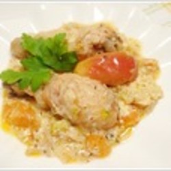 Курица с овощами и яблоком в сливках