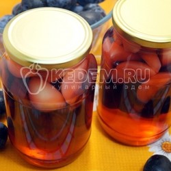 Компот из слив и яблок на зиму