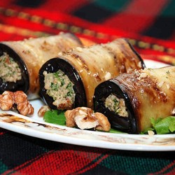 Баклажаны с орехами — жареные рулетики к кинзой