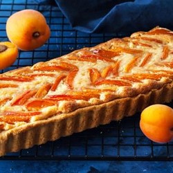 Тарт с абрикосамии франжипаном