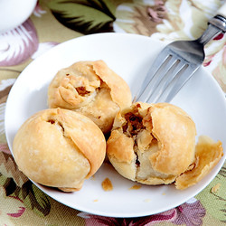 Кнышики (пирожки из пресного теста)