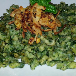 Grundrezept Spätzle / Knöpfe / Spinatspätzle / Spinatknöpfle