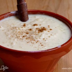 Испанская рисовая каша (Arroz con leche). Ингредиенты: рис, молоко, лимоны