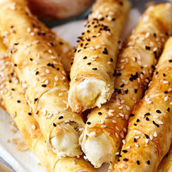 Knusprige Börek mit Feta