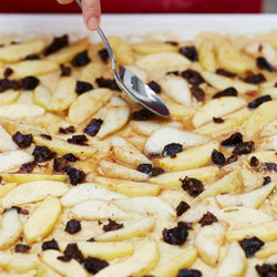 Штрудель с садовыми фруктами в тесте фило. Рецепт