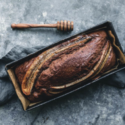 Das beste vegane Schoko-Bananenbrot mit gerösteten Walnüssen · Eat this! Foodblog • Vegane Rezepte • Stories