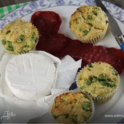 Маффины из киноа с овощами и фетой. Ингредиенты: киноа, яйца куриные, растительное масло