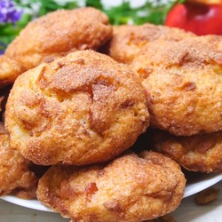 Творожное печенье с яблоками и корицей