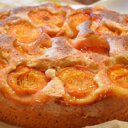 Простой пирог с абрикосами