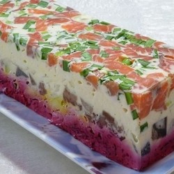 Салат «Сельдь под шубой» по-новому