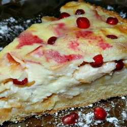 Песочный пирог с фруктами и сметанной заливкой