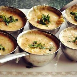 Нежный жульен из шампиньонов с сырной корочкой