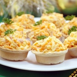 Салат в тарталетках «Новогодний сувенир»  ”