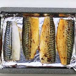 Вкусная и диетическая запеченная скумбрия