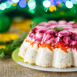 8 необычных рецептов обычной селедки под шубой