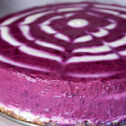 Черничный творожный торт без выпечки