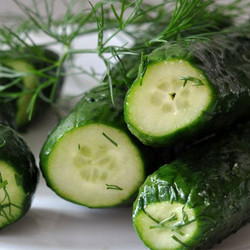 Малосольные огурчики на минералке