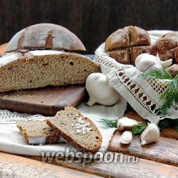 Чёрный хлеб с чесноком
