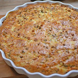 Заливной пирог с несладкой начинкой