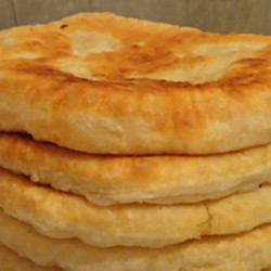 Лепешки на кефире с начинкой на сковороде