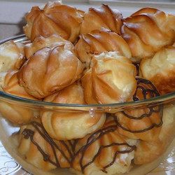 Нежные профитроли с кремом