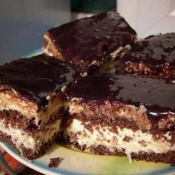 Домашний шоколадный торт с кокосовой начинкой