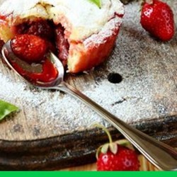 Творожные кексы с клубникой