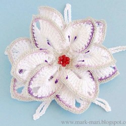 Объемный цветок