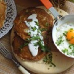 Толстые овсяные блины с брокколи