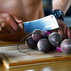 Проще пареной свеклы. Этот овощ снижает давление и конкурирует с виагрой