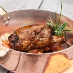 Тушёная говяжья голяшка