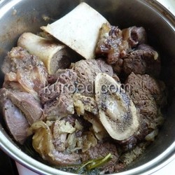 РЕЦЕПТЫ | Говяжья голяшка, тушеная с луком