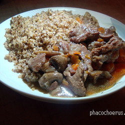 Говядина тушеная с грибами