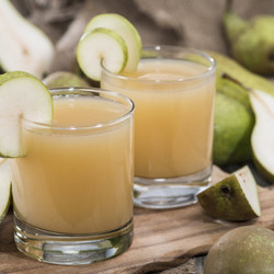 Согревающий напиток из вина и яблочного сидра с грушами и пряностями - рецепт RussianFood