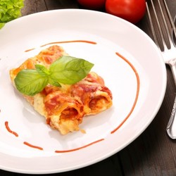 Каннеллони с начинкой из рыбы, грибов и помидоров - рецепт RussianFood