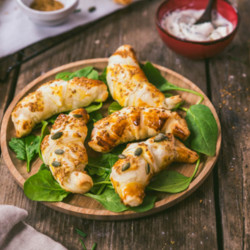 Рогалики с семгой - рецепт RussianFood