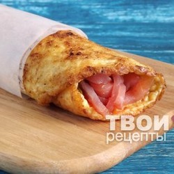 Сырный омлет с ветчиной