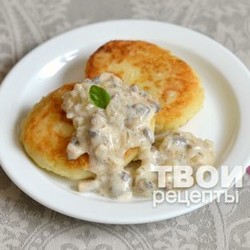 Картофельные котлеты с грибным соусом