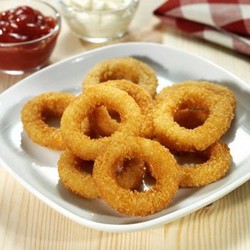 Хрустящие луковые колечки с соусом барбекю, запеченные в духовке - рецепт RussianFood