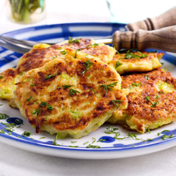 Оладьи из кабачков с творогом - рецепт RussianFood