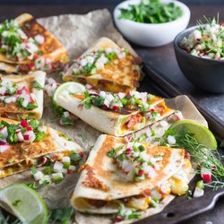 Мексиканские лепешки с сыром и колбасой - рецепт RussianFood