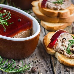 Печеночный паштет с винным желе - рецепт RussianFood